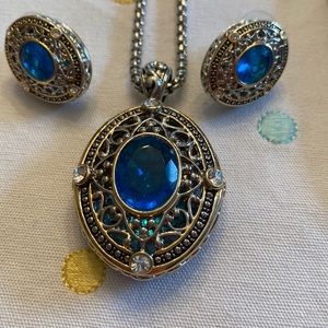 Eve’s Addiction necklace set